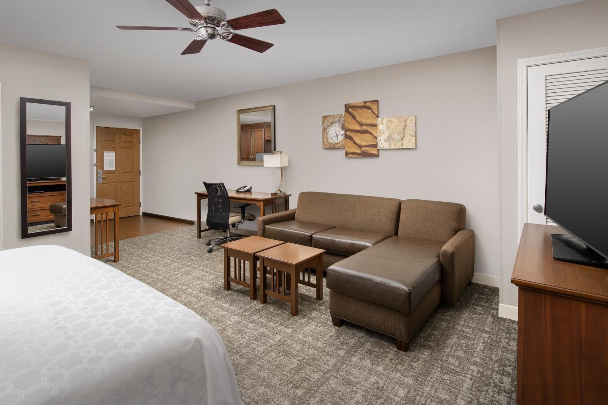 Hotel Staybridge By Ihg 3*