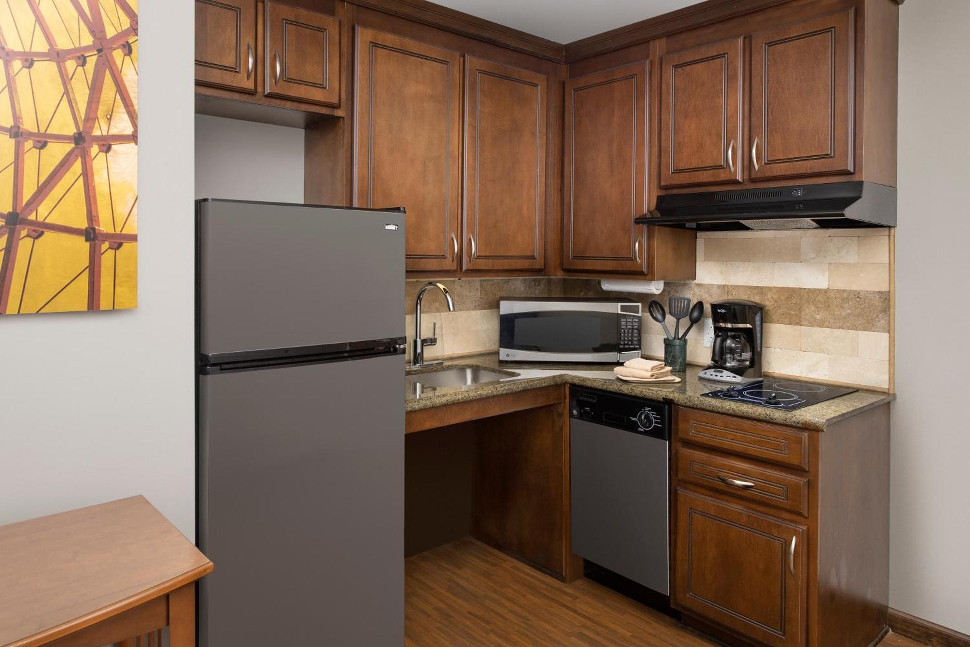 Staybridge By Ihg Hotel 3*