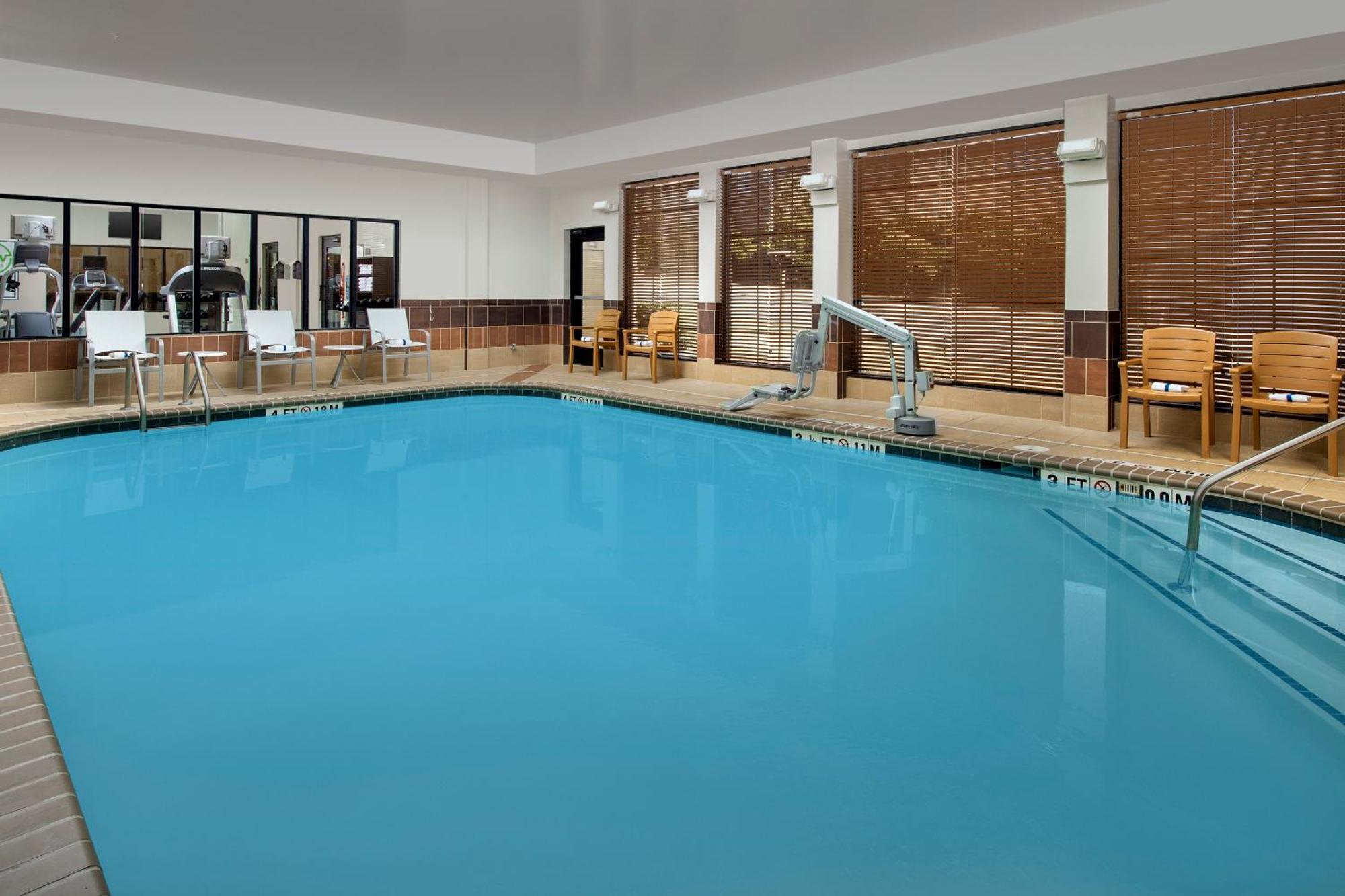 Staybridge By Ihg Hotel North Charleston