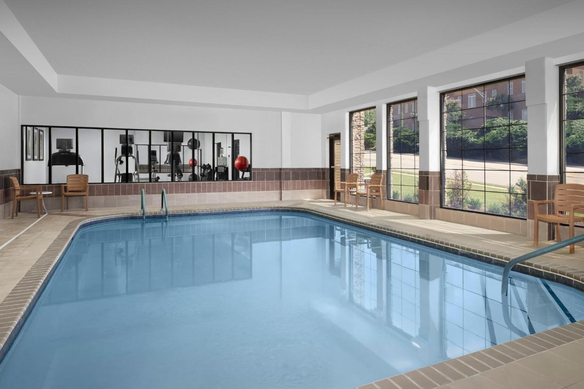 Hotel Staybridge By Ihg 3*