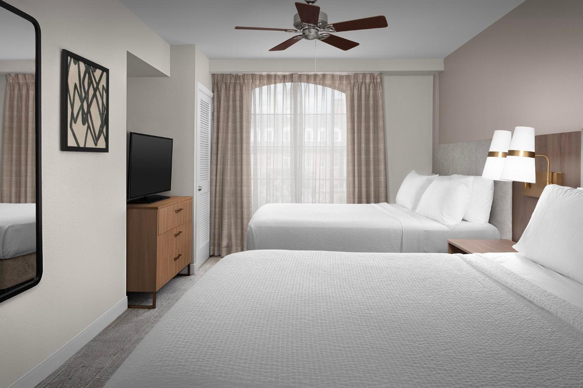 Hotel Staybridge By Ihg 3*